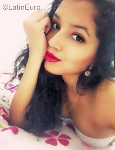 Date this sultry Colombia girl Dianes from Cali CO22474