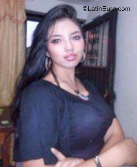 Date this good-looking Colombia girl Yada from Popayan CO22487