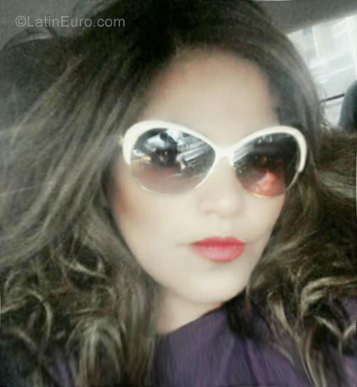 Date this lovely Ecuador girl Samy from Quito EC216