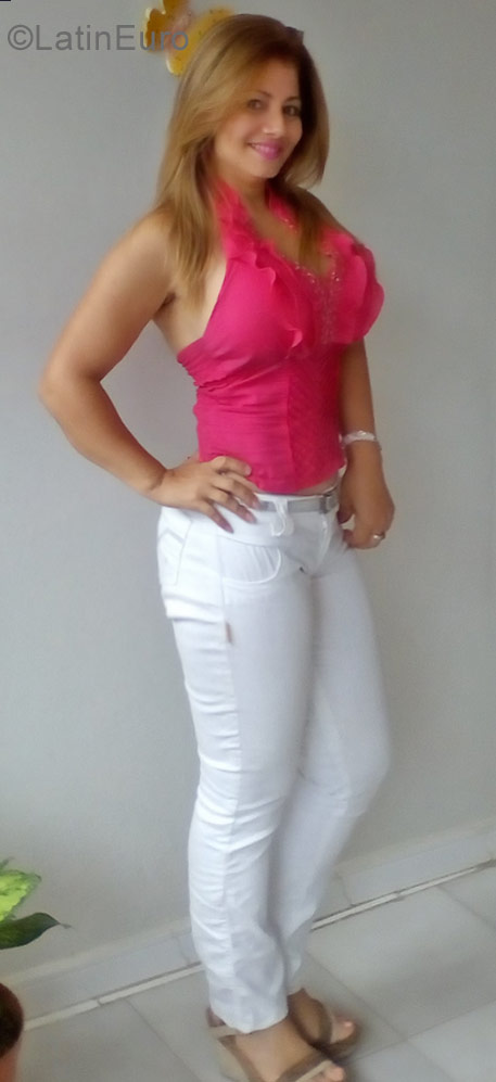Date this passionate Venezuela girl Leliia from Valencia VE1015