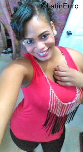 Date this athletic Dominican Republic girl Pilar from Santo Domingo DO30504