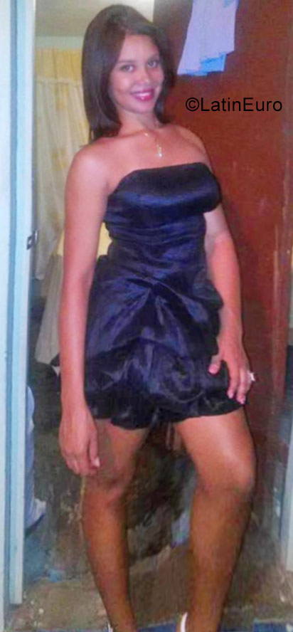 Date this cute Dominican Republic girl Sorenly from Santo Domingo DO30524
