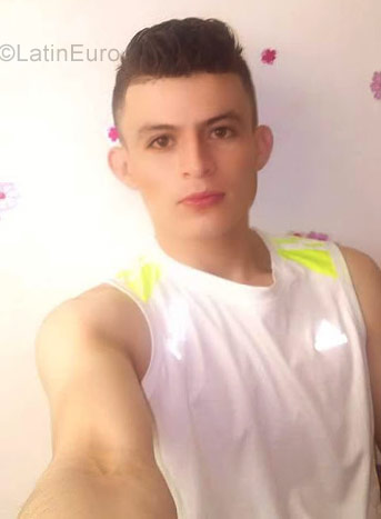 Date this beautiful Colombia man Manuel from Medellin CO22582