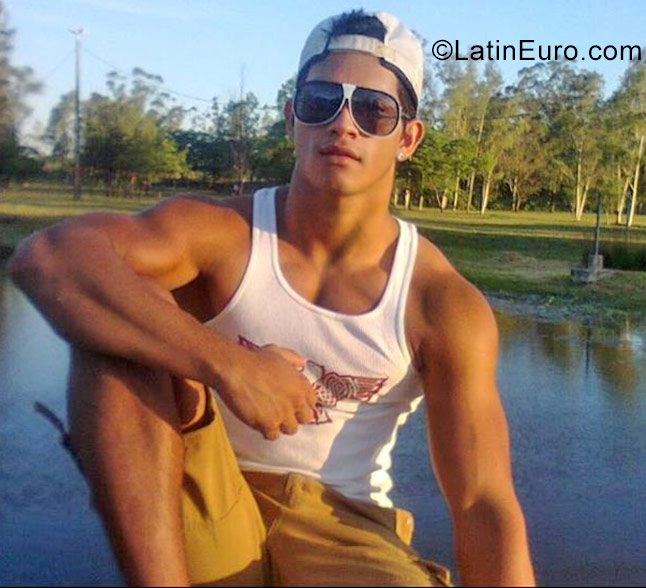 Date this gorgeous Paraguay man David from Asuncion PY14