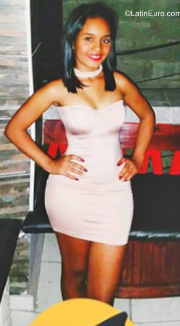 Date this athletic Dominican Republic girl Sugeidy from Puerto Plata DO30573