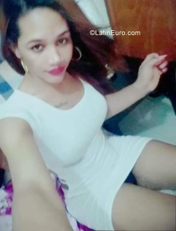 Date this athletic Dominican Republic girl Katrina from Santo Domingo DO30579