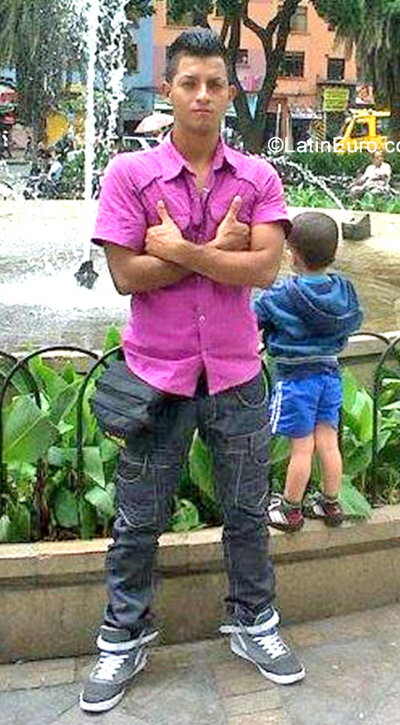 Date this sensual Colombia man Juan from Medellin CO22638