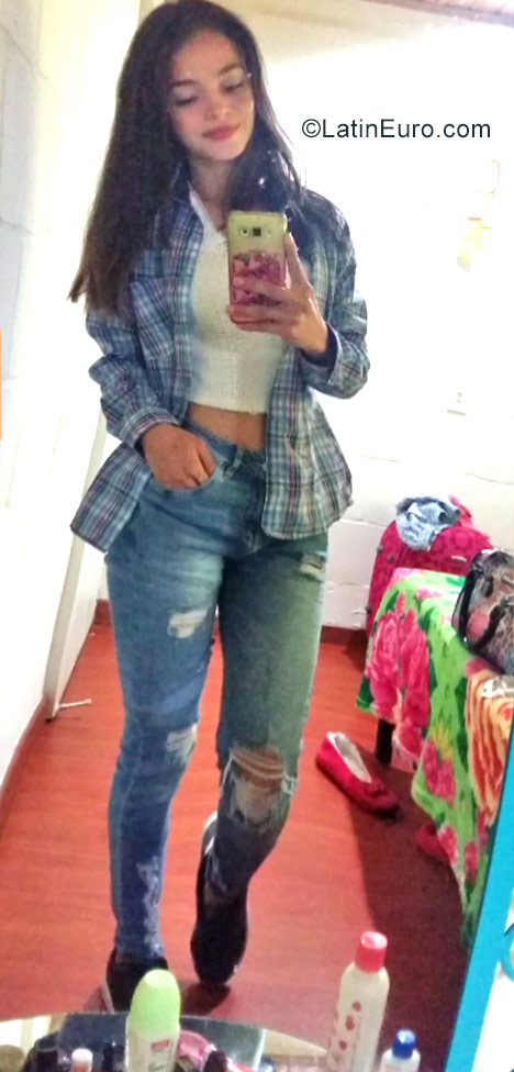 Date this cute Colombia girl Catalina from Bogota CO22642