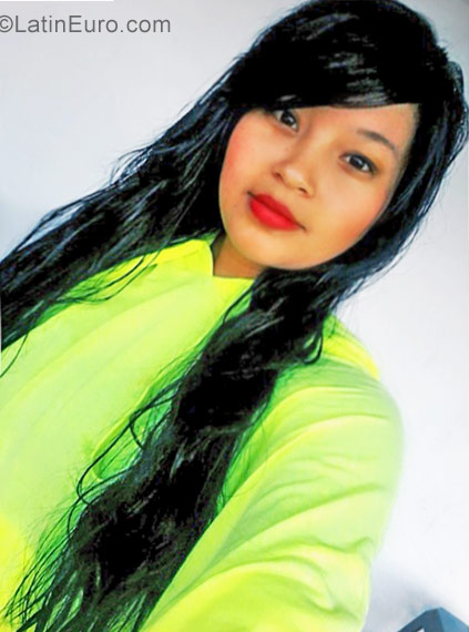 Date this young Colombia girl Laura from Manizales CO22662