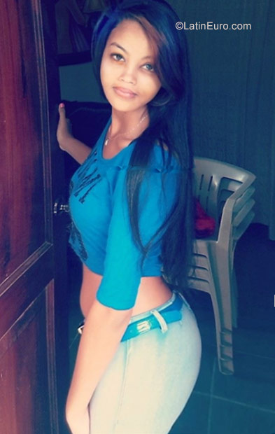 Date this cute Dominican Republic girl Lisa from Santiago DO30625