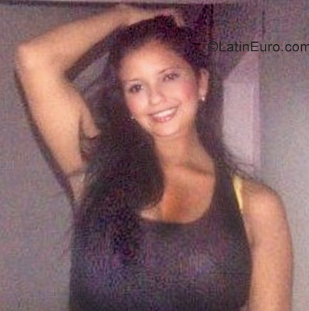Date this athletic Colombia girl Viviana from Monteria CO22674
