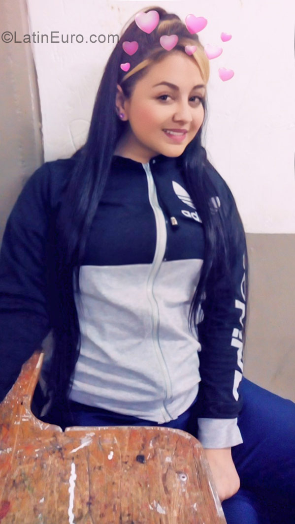 Date this young Colombia girl Paola from Medellin CO22718