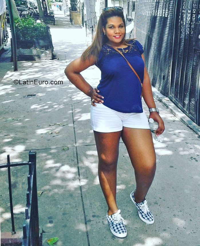 Date this attractive Dominican Republic girl Ruth from San cristobal DO30748