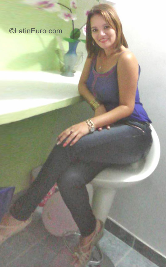 Date this nice looking Colombia girl Sandra from Pereira CO22858
