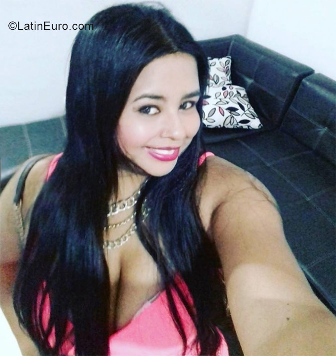 Date this tall Colombia girl Elizabeth from Medellin CO22877