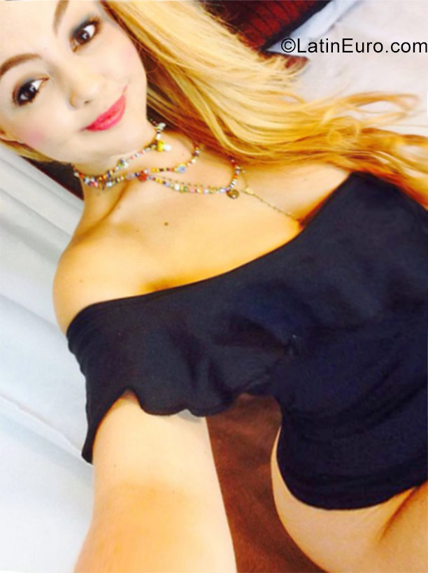 Date this stunning Colombia girl Camila from Medellin CO22923