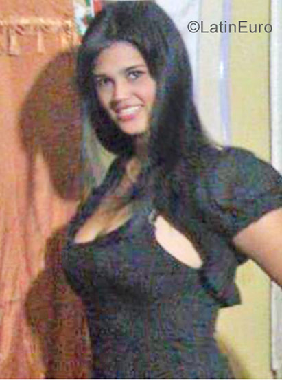 Date this nice looking Venezuela girl Yamilet from Cabimas VE1184