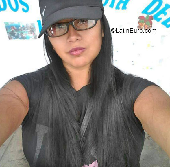 Date this nice looking Peru girl Silvia from Lima PE1189