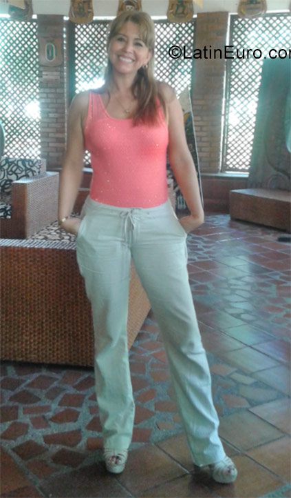 Date this pretty Colombia girl Juliana from Bogota CO23019