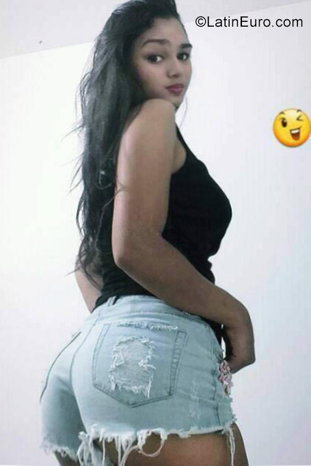 Date this voluptuous Colombia girl Kateine from Medellin CO23055