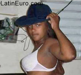 Date this happy Dominican Republic girl Yesica from Puerto Plata DO31084