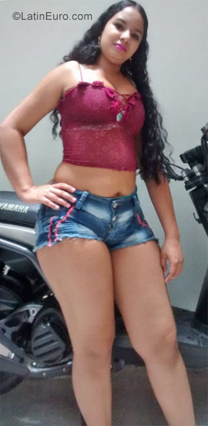 Date this beautiful Colombia girl Lorena from Medellin CO23153
