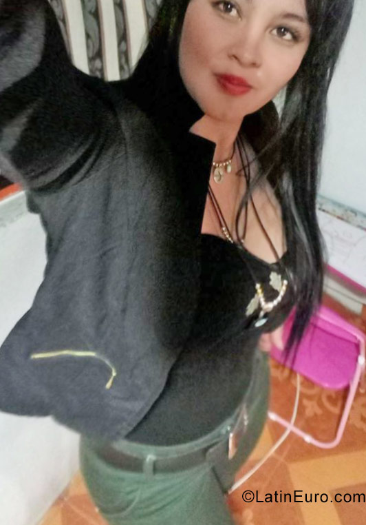 Date this pretty Colombia girl Angie from Manizales CO23166