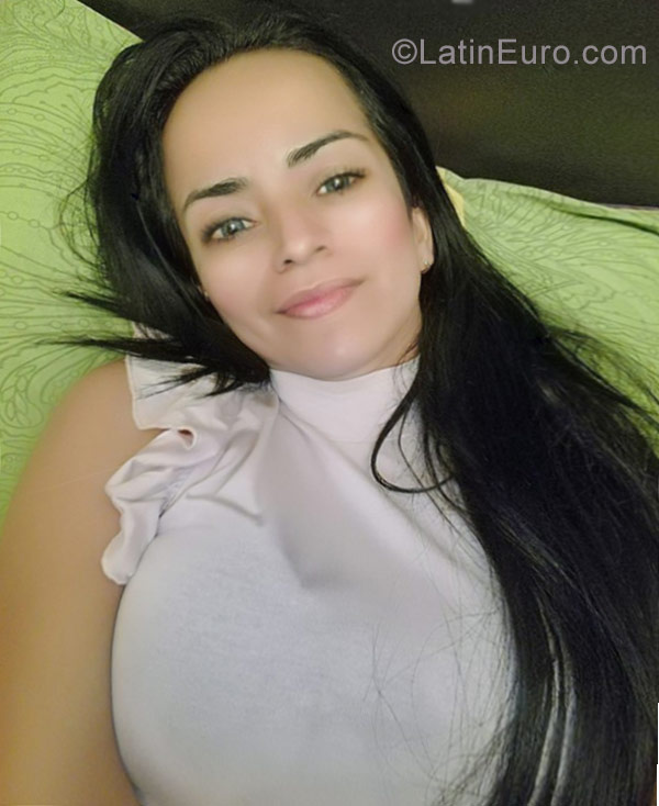 Date this cute Colombia girl Andrea from Santa Marta CO23167