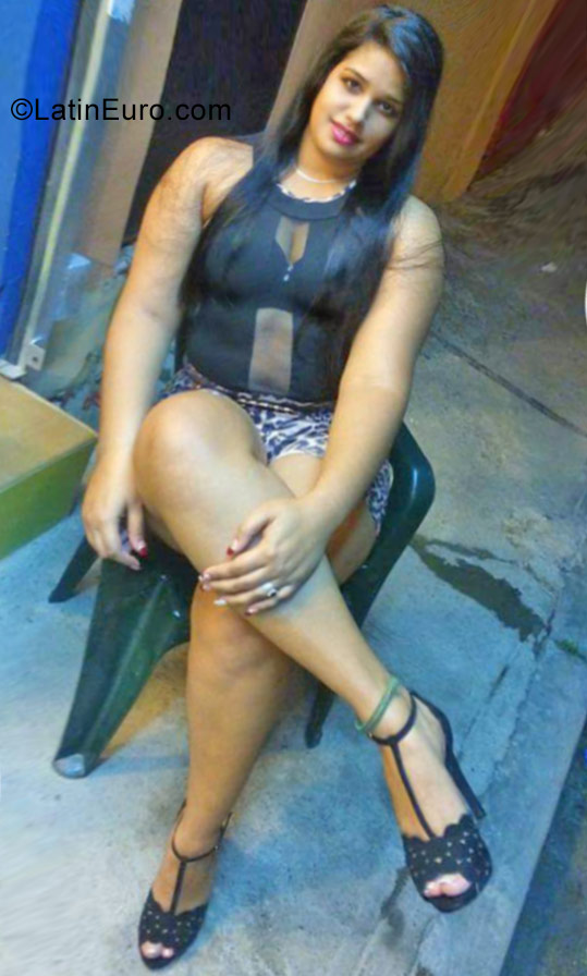 Date this cute Dominican Republic girl Susan from Santo Domingo DO31308