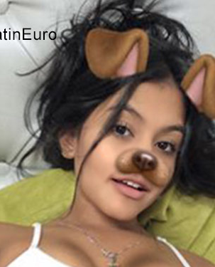 Date this foxy Venezuela girl Yorveli from Caracas VE1296
