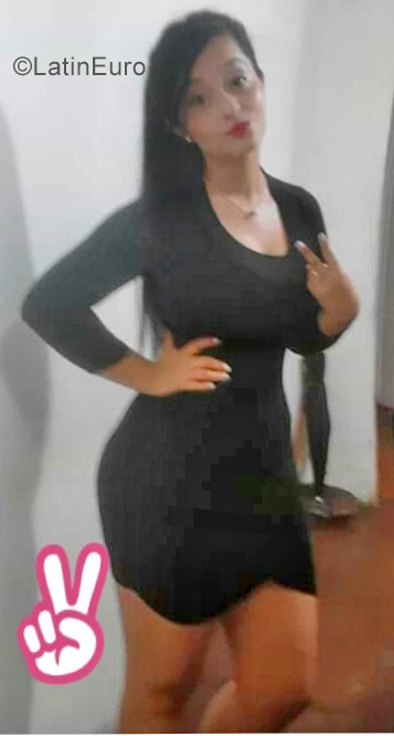 Date this cute Colombia girl Vanessa from Ibaque CO23256