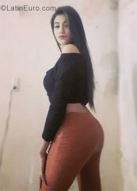 Date this pretty Mexico girl Lizeth Arely from Monterrey MX1551