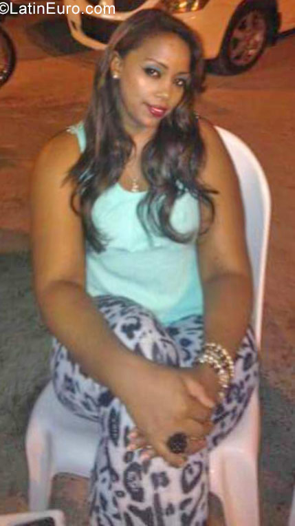 Date this charming Dominican Republic girl Gionica cecil from Santo Domingo DO31460