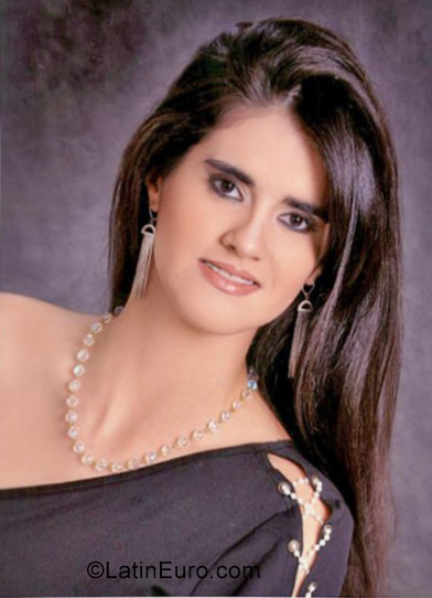 Date this nice looking Colombia girl Jessica from Barranquilla CO23335