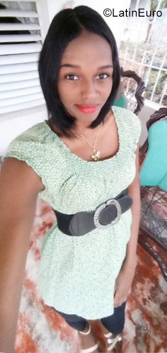 Date this nice looking Dominican Republic girl Massiel from Santo Domingo DO31568