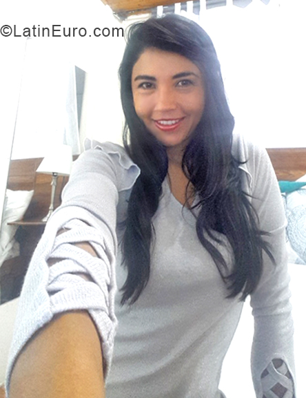 Date this sultry Colombia girl Astrid from Bogota CO31554