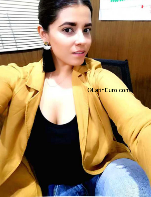 Date this cute Mexico girl Michelle from Guadalajara MX2246