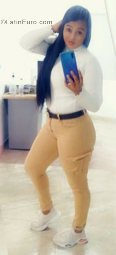 Date this stunning Colombia girl Nairoby from Bogota CO31797