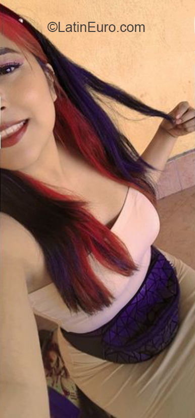 Date this athletic Mexico girl Brenda from Mexico City MX2466