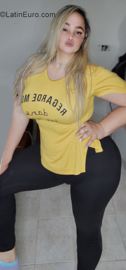 Date this hard body Colombia girl Gema from Barinas CO31719