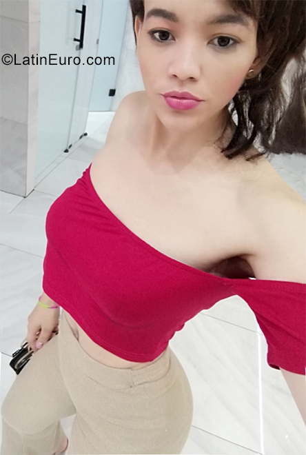 Date this nice looking Dominican Republic girl Leidy from Santiago DO40798