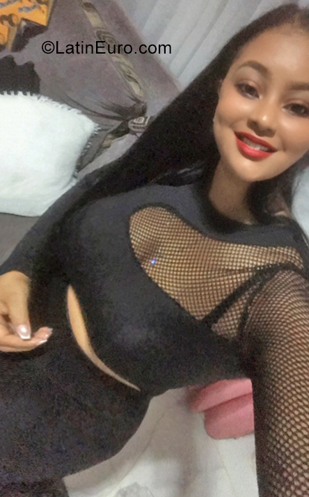 Date this pretty Dominican Republic girl Yennifer from Santiago DO40800