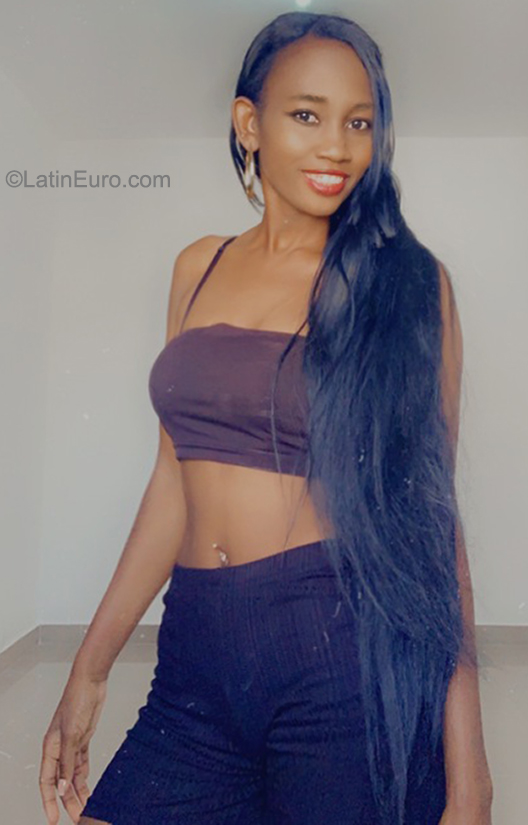Date this good-looking Dominican Republic girl La negra from Santiago DO40872