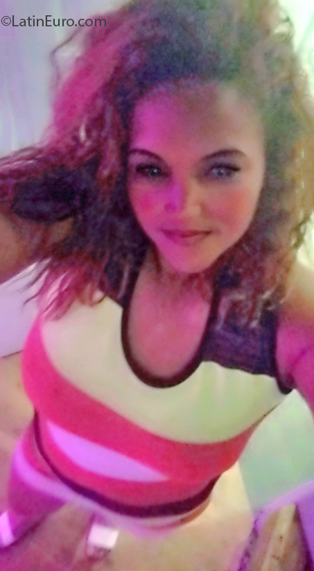 Date this fun Dominican Republic girl Glenny from Santiago DO40905