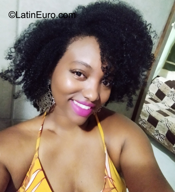 Date this georgeous Brazil girl Sumaia from Uberaba BR11996