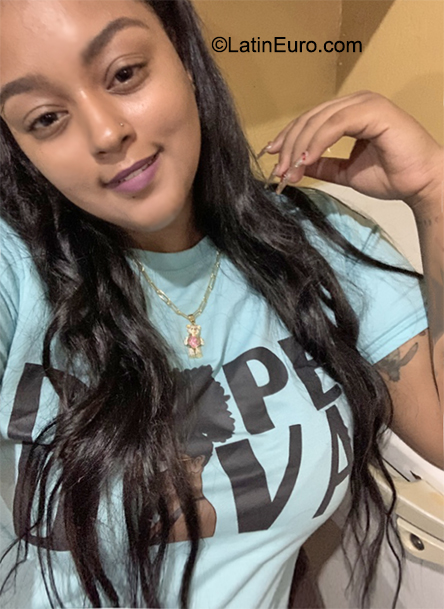 Date this attractive Dominican Republic girl Grissel from Santo Domingo DO40921