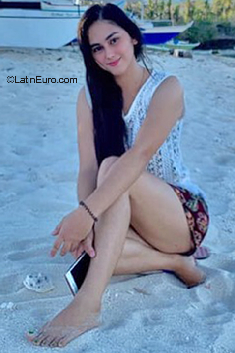 Date this stunning Philippines girl Joy from Cagayan De Oro PH1064