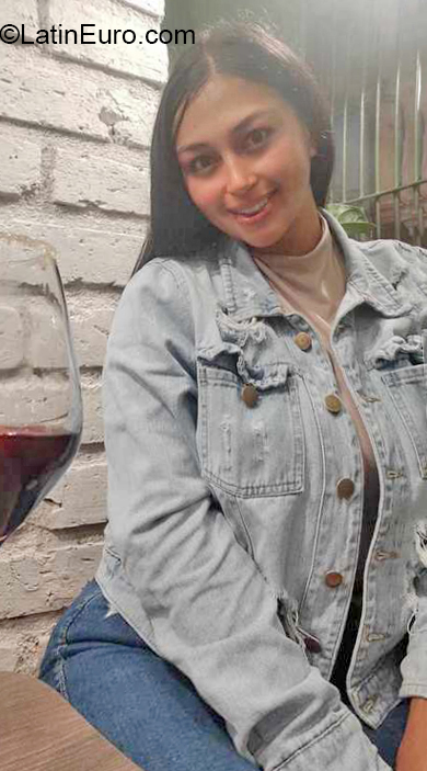 Date this charming Colombia girl Elizabeth from Medellin CO32093