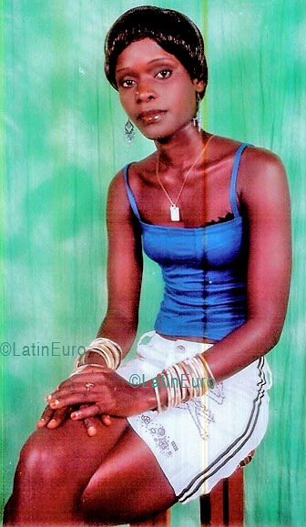 Date this tall Any Country girl Estelle from  A9657