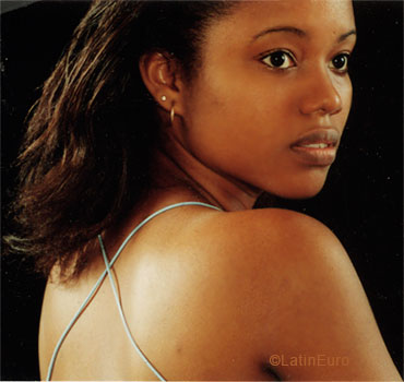 Date this foxy Ivory Coast girl Emy from Abidjan A9717